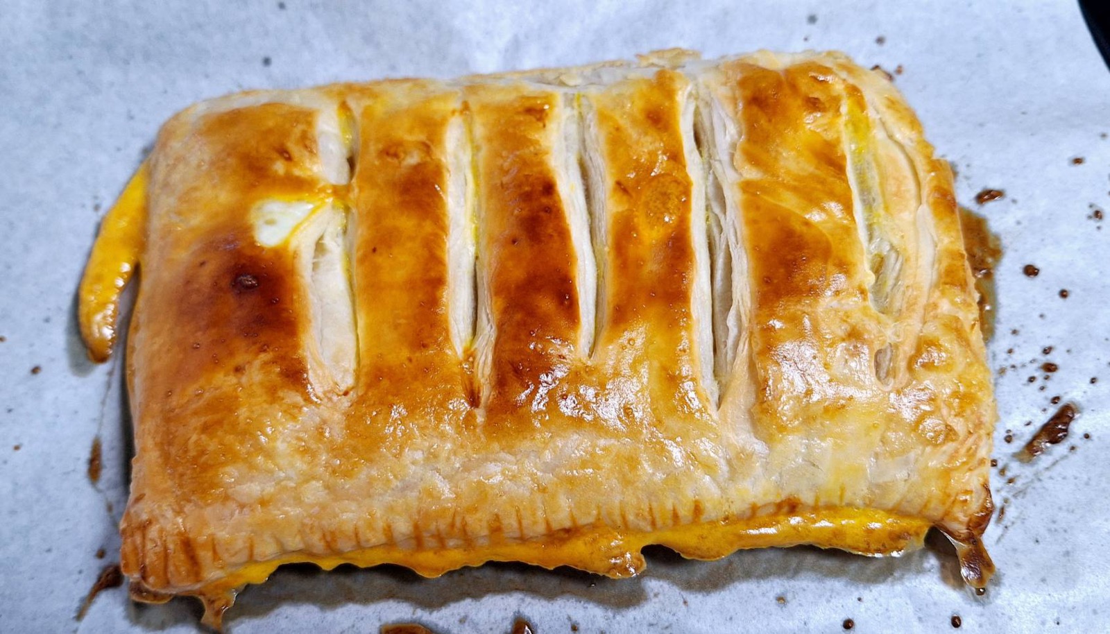 焼き上がったアップルパイ