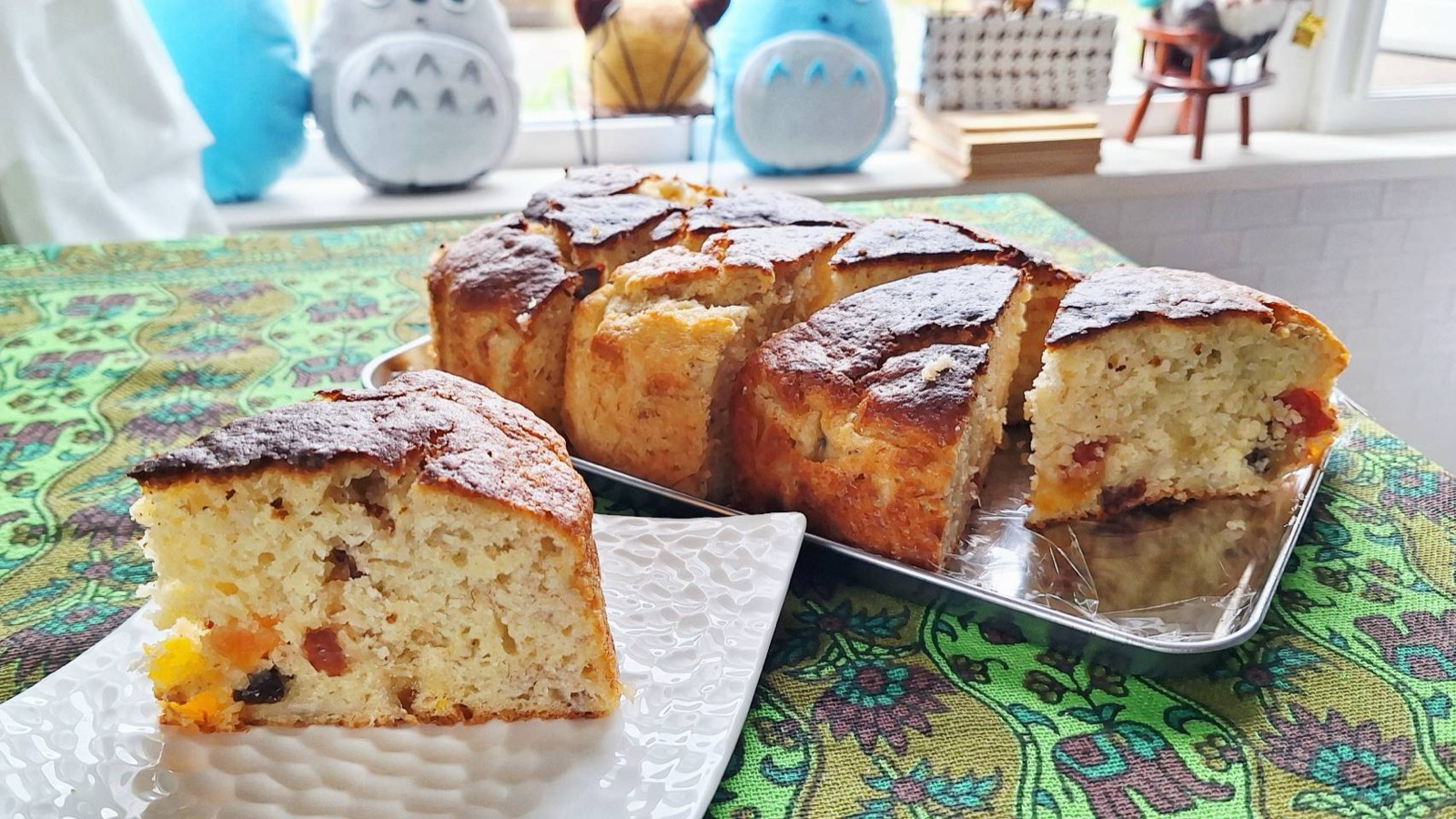 ドライフルーツ入りのバナナケーキ