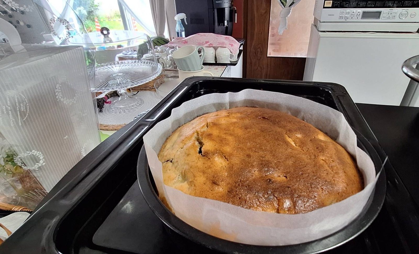 焼きたてのバナナケーキ