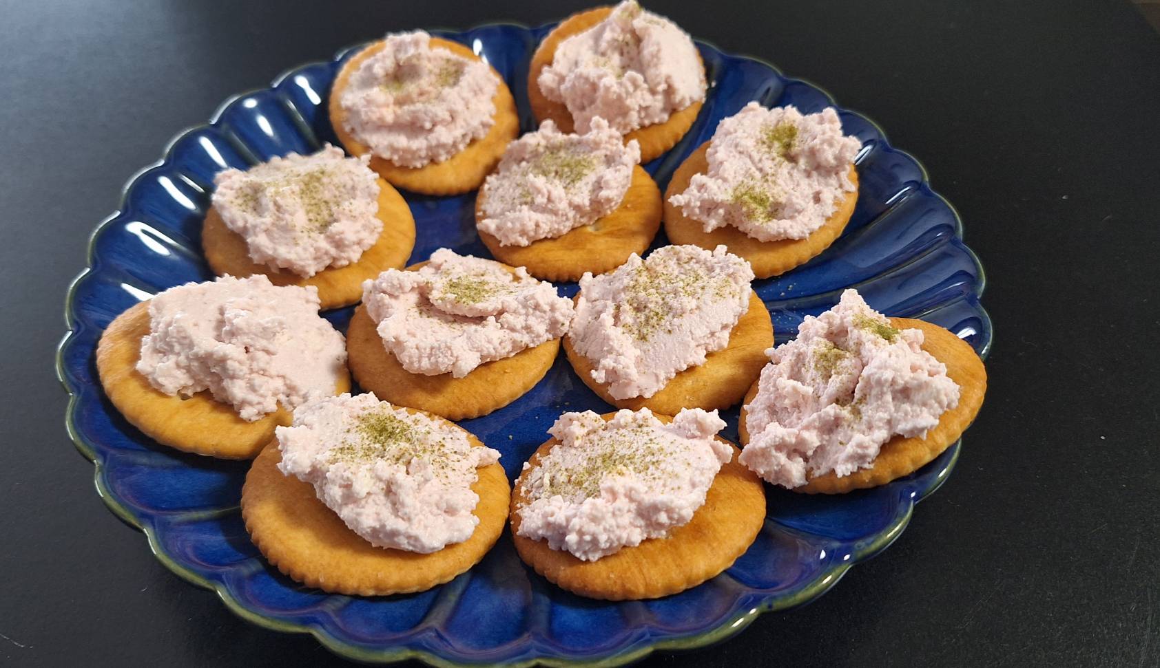 手作りクリームチーズのクラッカー