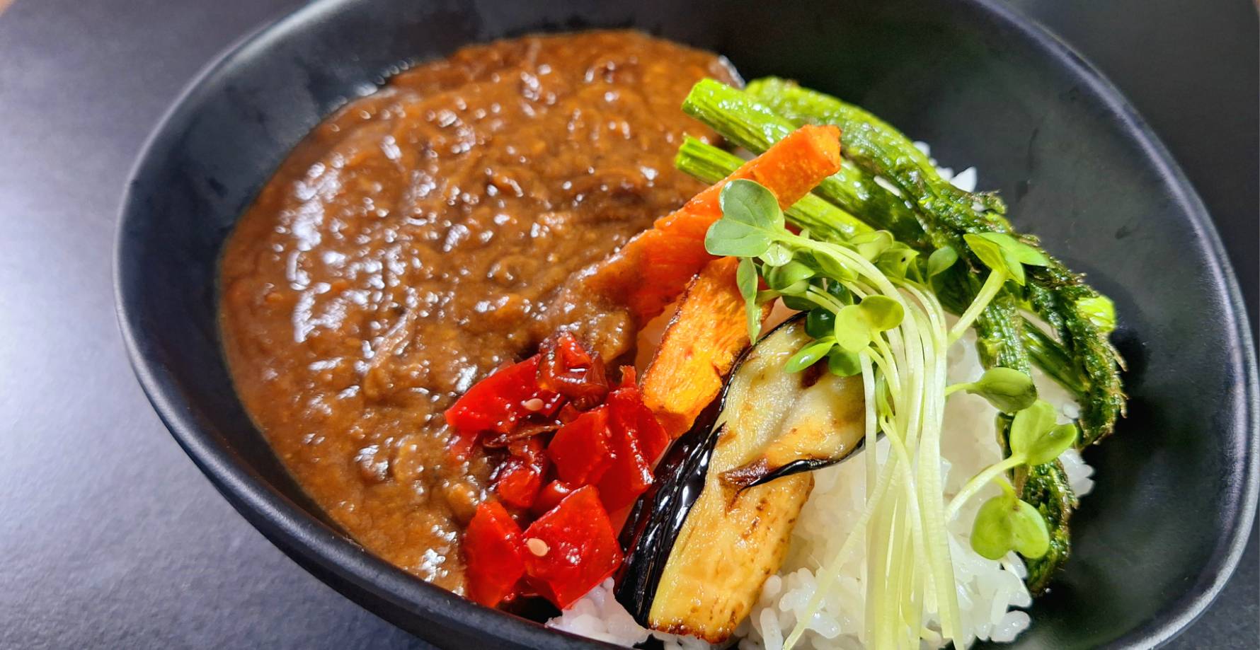 牛スジカレー（黒碗）