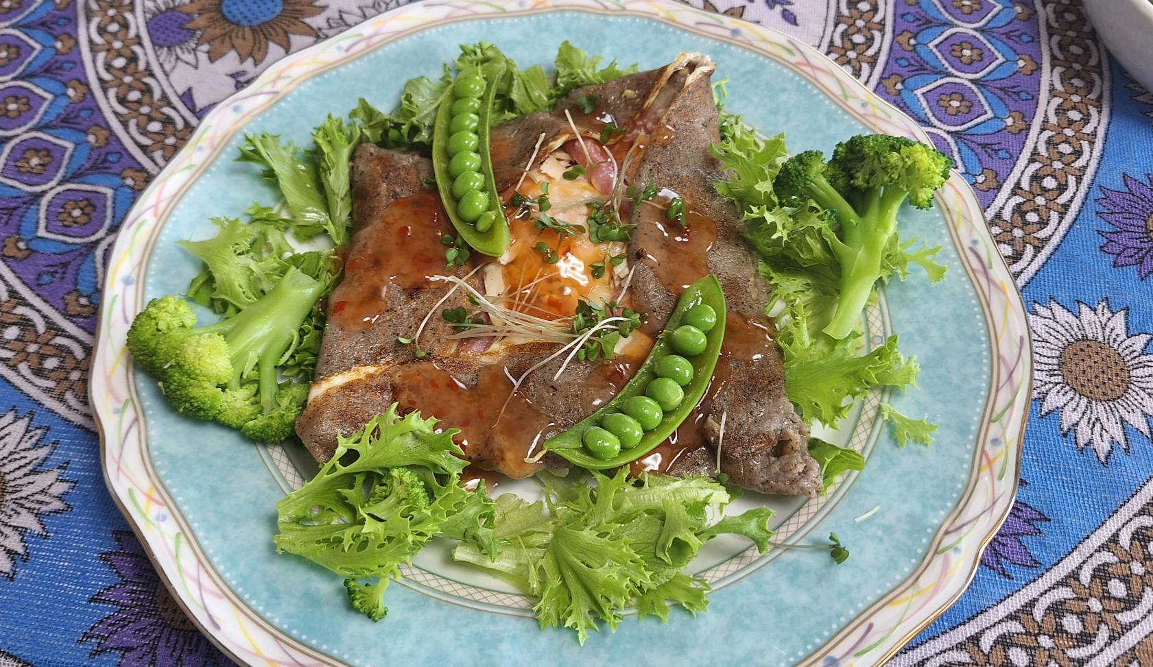 そば粉のガレット（緑の野菜たっぷり）
