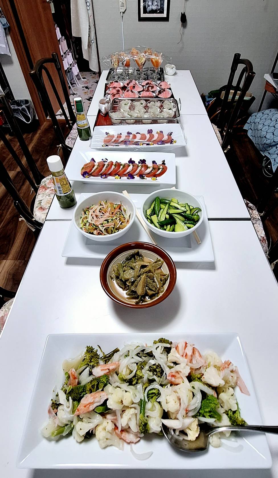 テーブルに並んだお料理